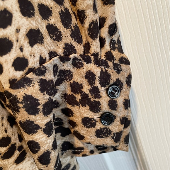 H&M button down blouse - Picture 4 of 4